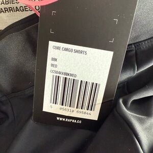 Rapha core cargo shots
2 side mesh pockets for cell phone etc